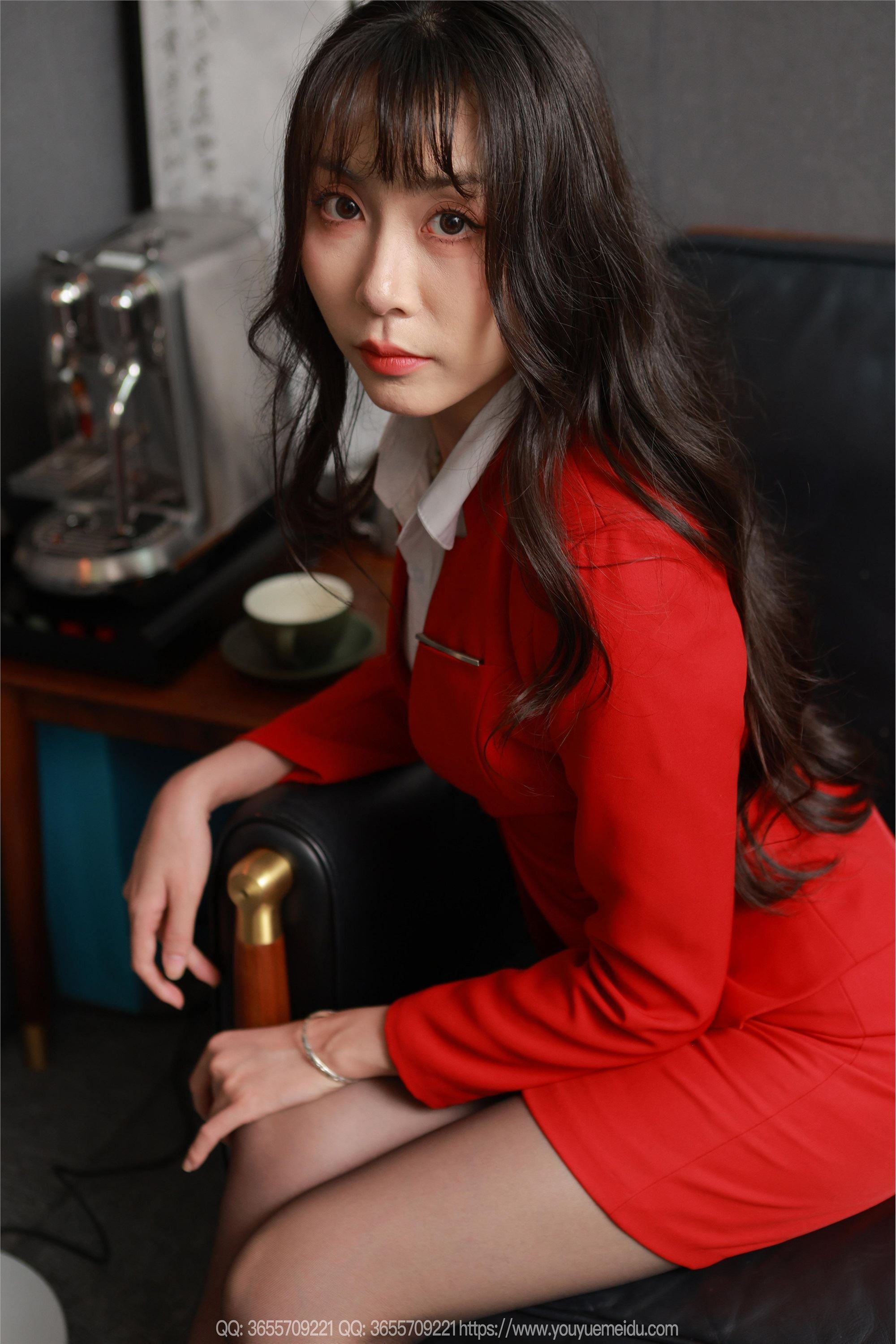 IESS异思趣向  2025.06.30 丝享家 2093 团团《红色OL套装（上）》